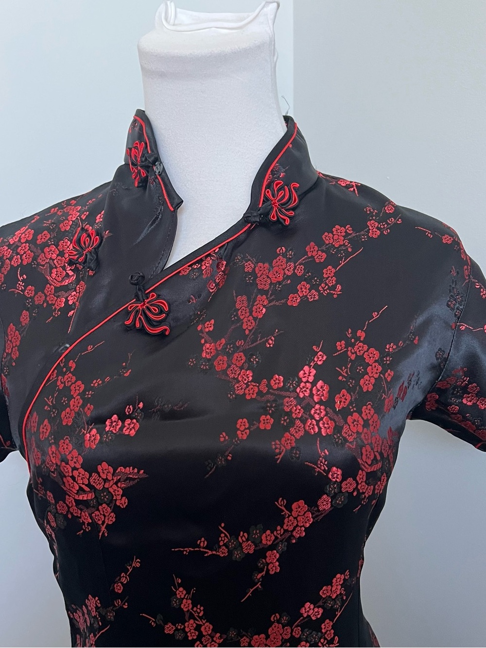 Black Red Floral Cheongsam Dress Satin Qipao Mini Goth Style - Picture 4 of 7